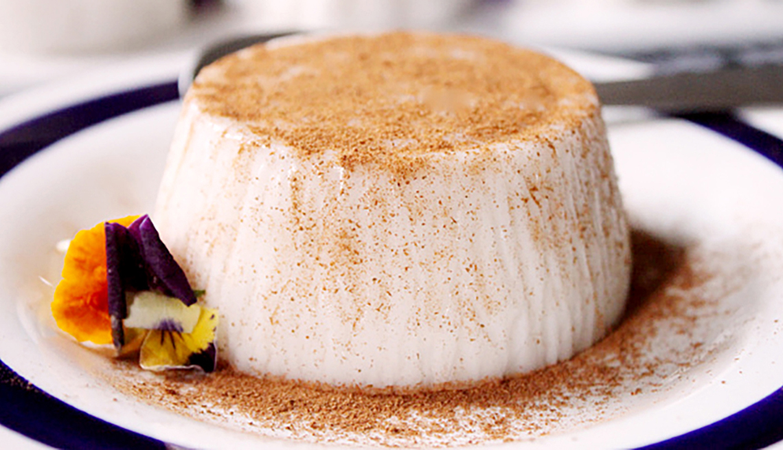 Postre puertorriqueño de tembleque
